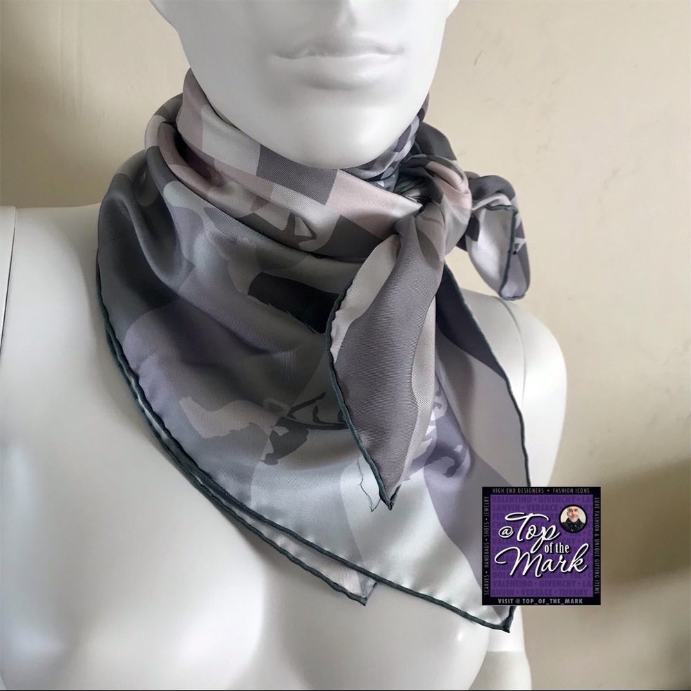HERMÈS GALOP CHROMATIQUE 90cm Silk Foulard